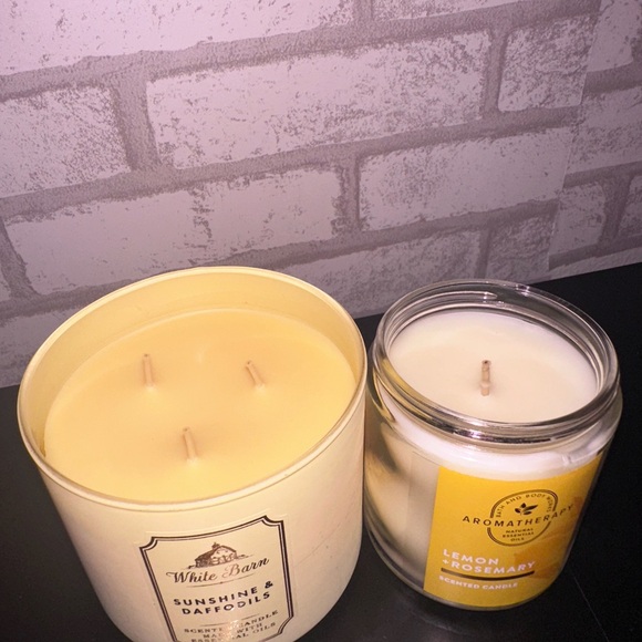 Bath & Body Works Candle Set – White Barn & Aromatherapy - Picture 2 of 2
